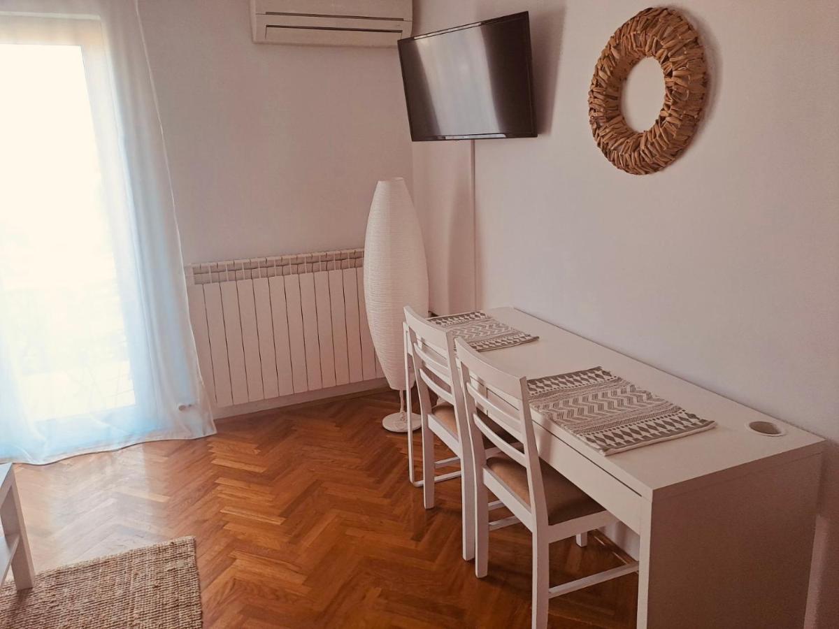 Отель Guests House Dali Ровинь Экстерьер фото